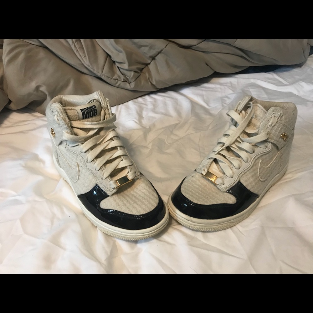Married To The Mob/Nike Dunks Women’s size 7.5